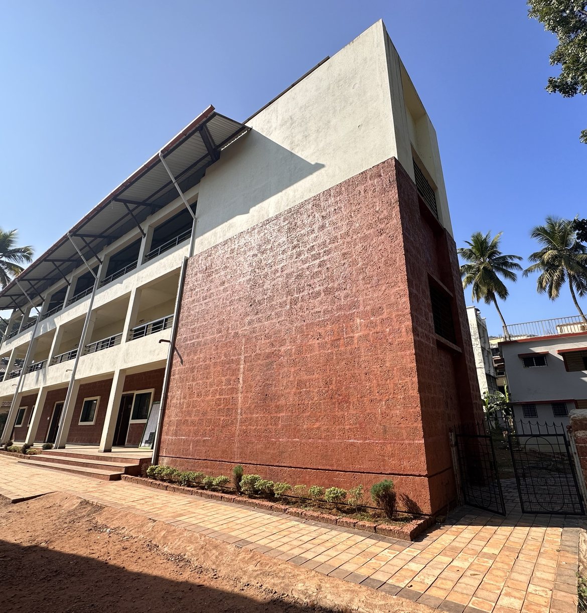 SPK College Building 3-Storey Laterite Feature Wall, Sawantwadi